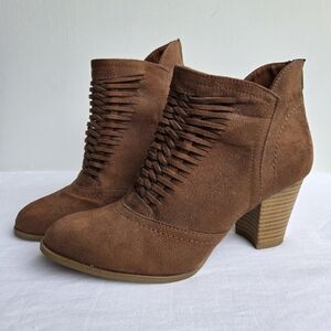 Fergalicious Women's Chelly Ankle Bootie Size-8.5